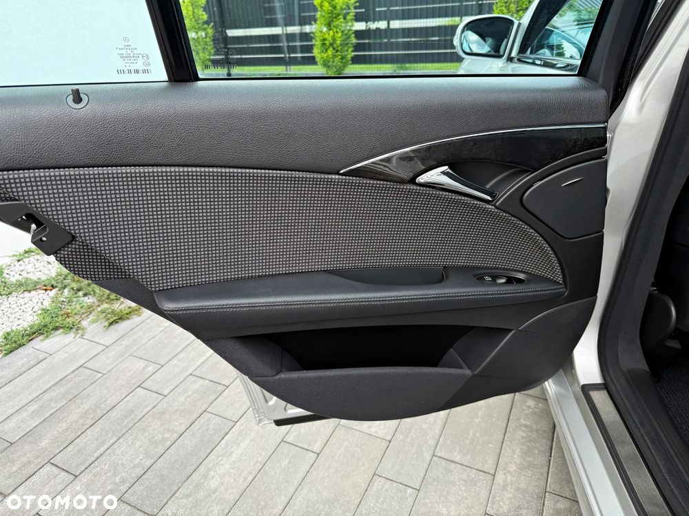 Mercedes-Benz Klasa E - 34
