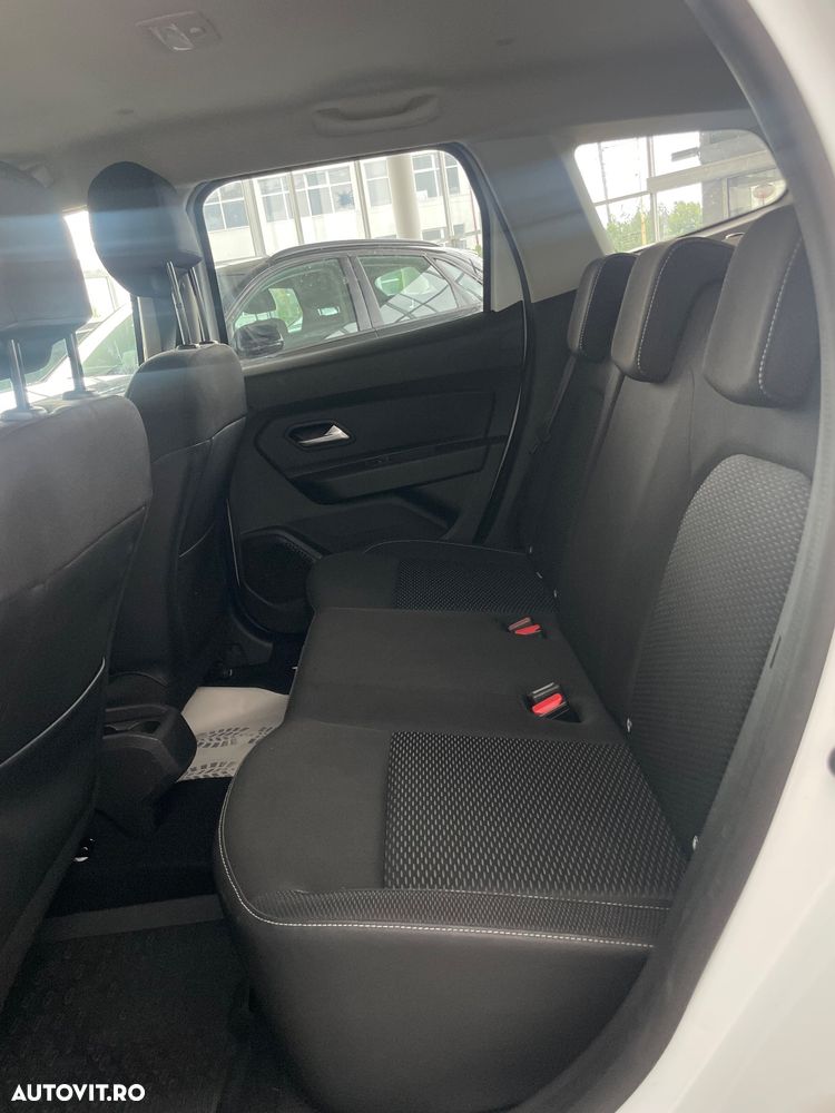 Dacia Duster 1.6 SCe 4WD Comfort - 24
