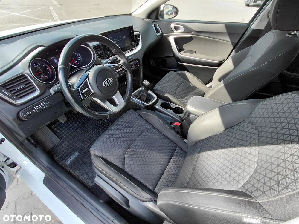 Kia Ceed 1.5 T-GDI M - 9