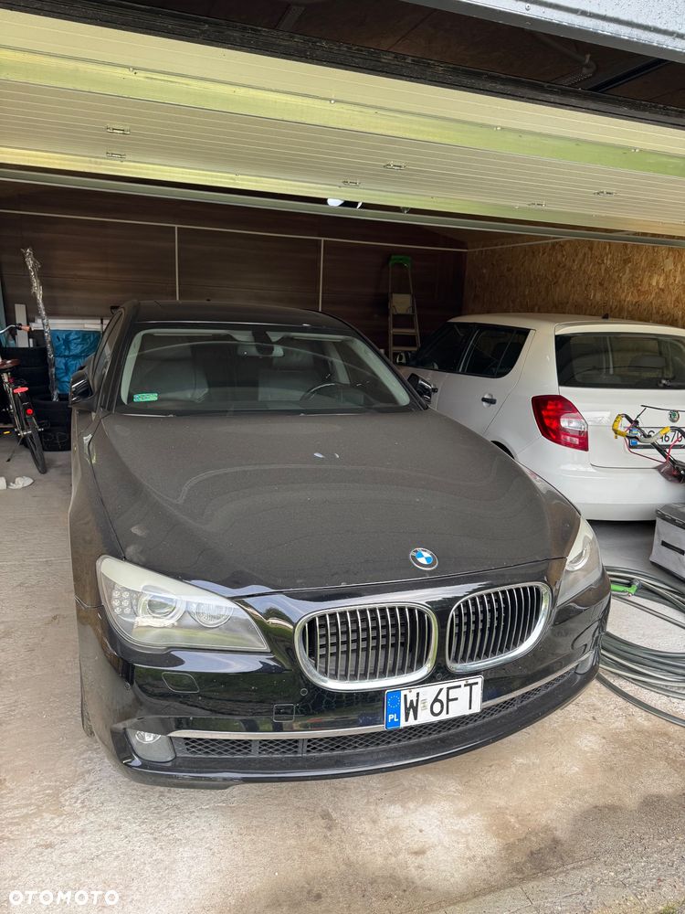 BMW Seria 7 740i - 1