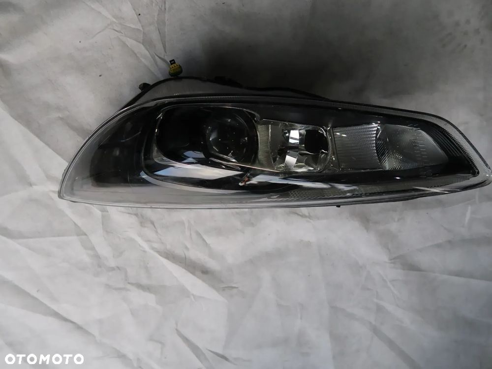 Lampa przednia Ford Focus F1EB-13D155-CC - 1