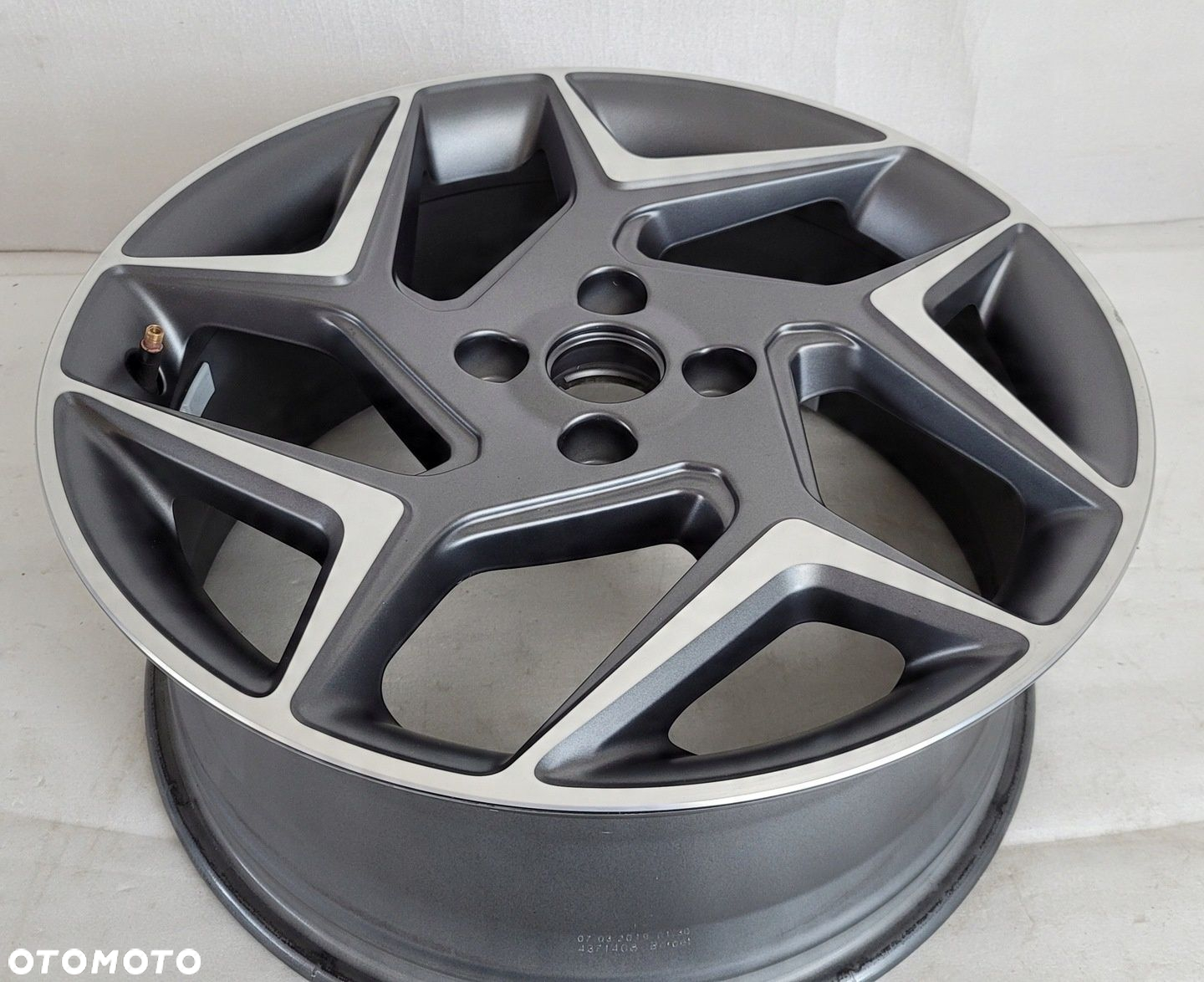 FELGA FORD FIESTA MK8 7,5x18 18 ET42,5 4x108 - 5