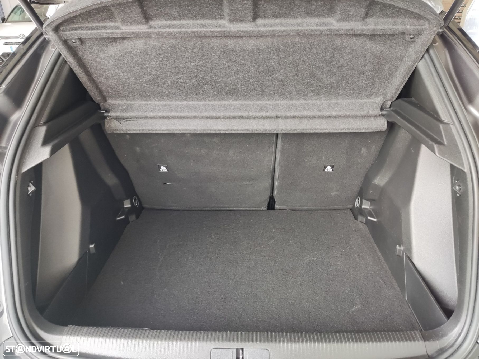 Peugeot 2008 1.2 PureTech Allure EAT8 - 25