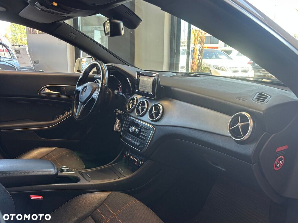 Mercedes-Benz CLA - 32