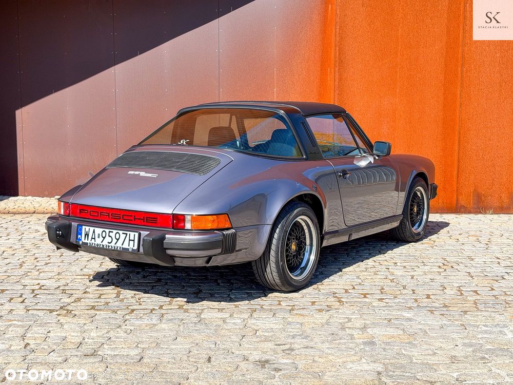 Porsche 911 - 8