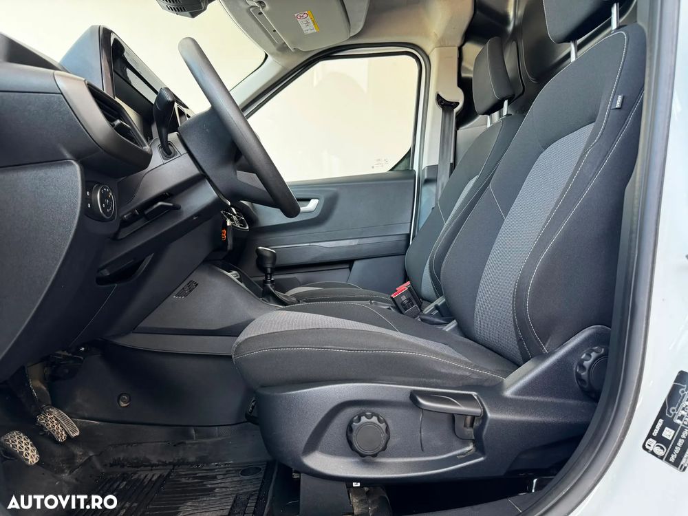 Ford Transit Courier - 15