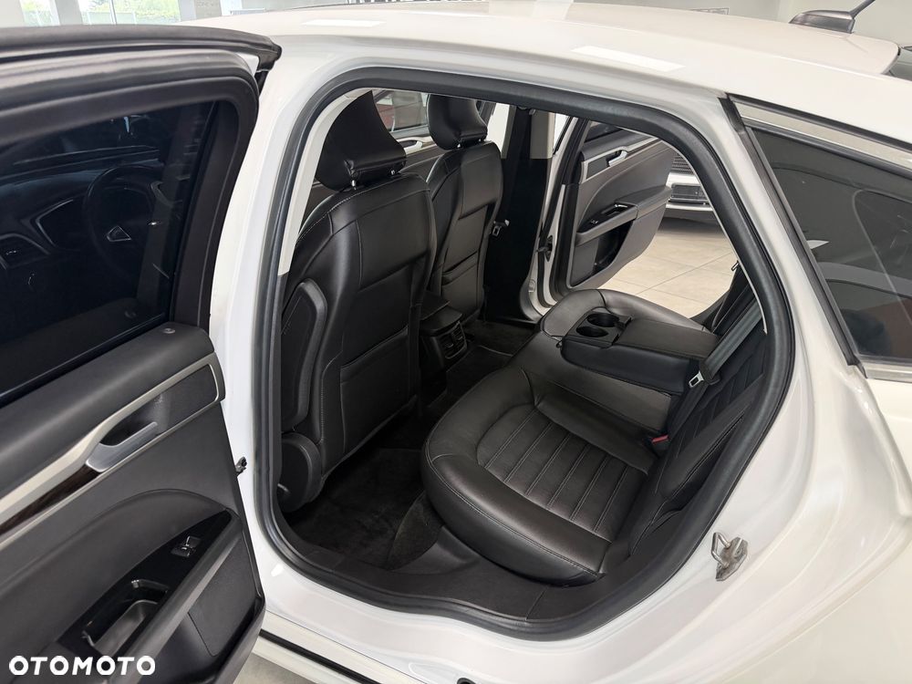 Ford Fusion - 21