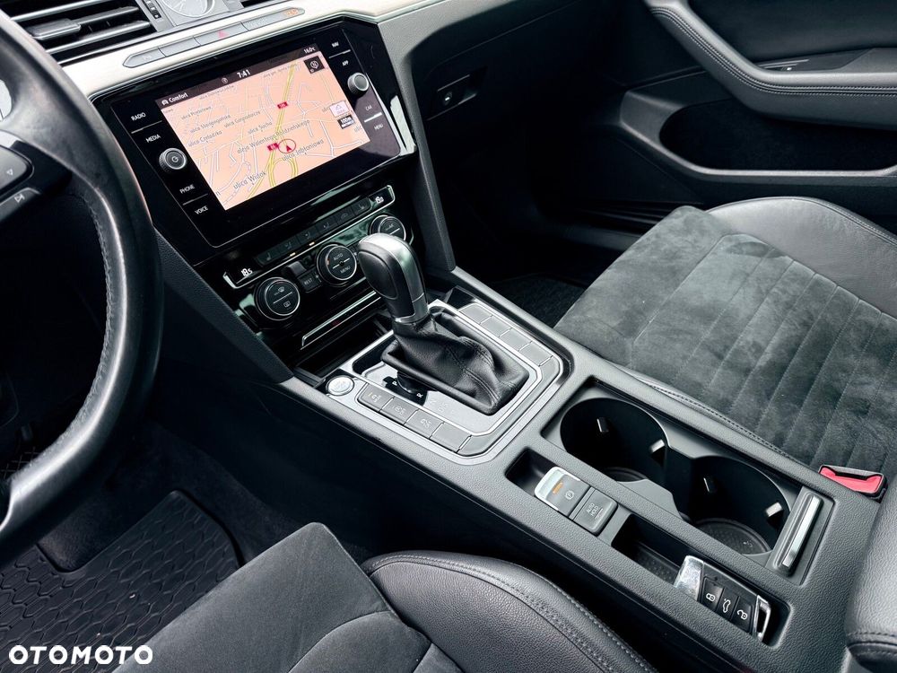 Volkswagen Passat - 28