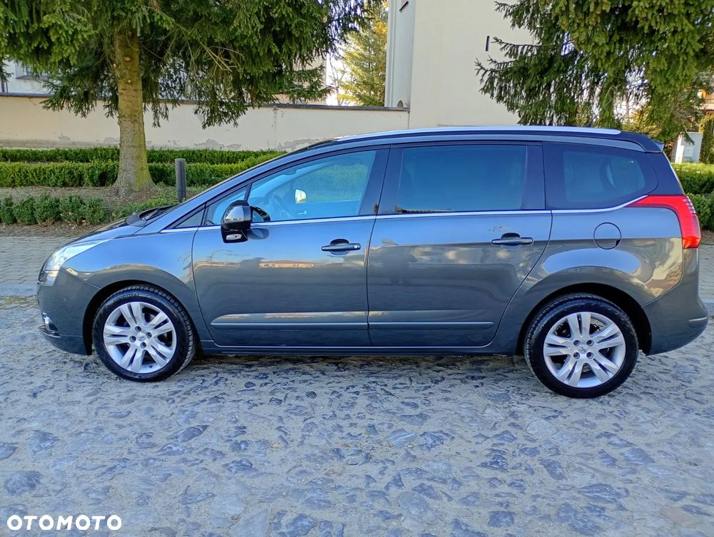 Peugeot 5008 HDI 115 Allure - 23