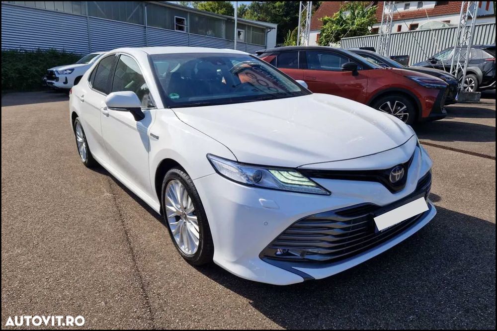 Toyota Camry 2.5 Hybrid Dynamic - 2