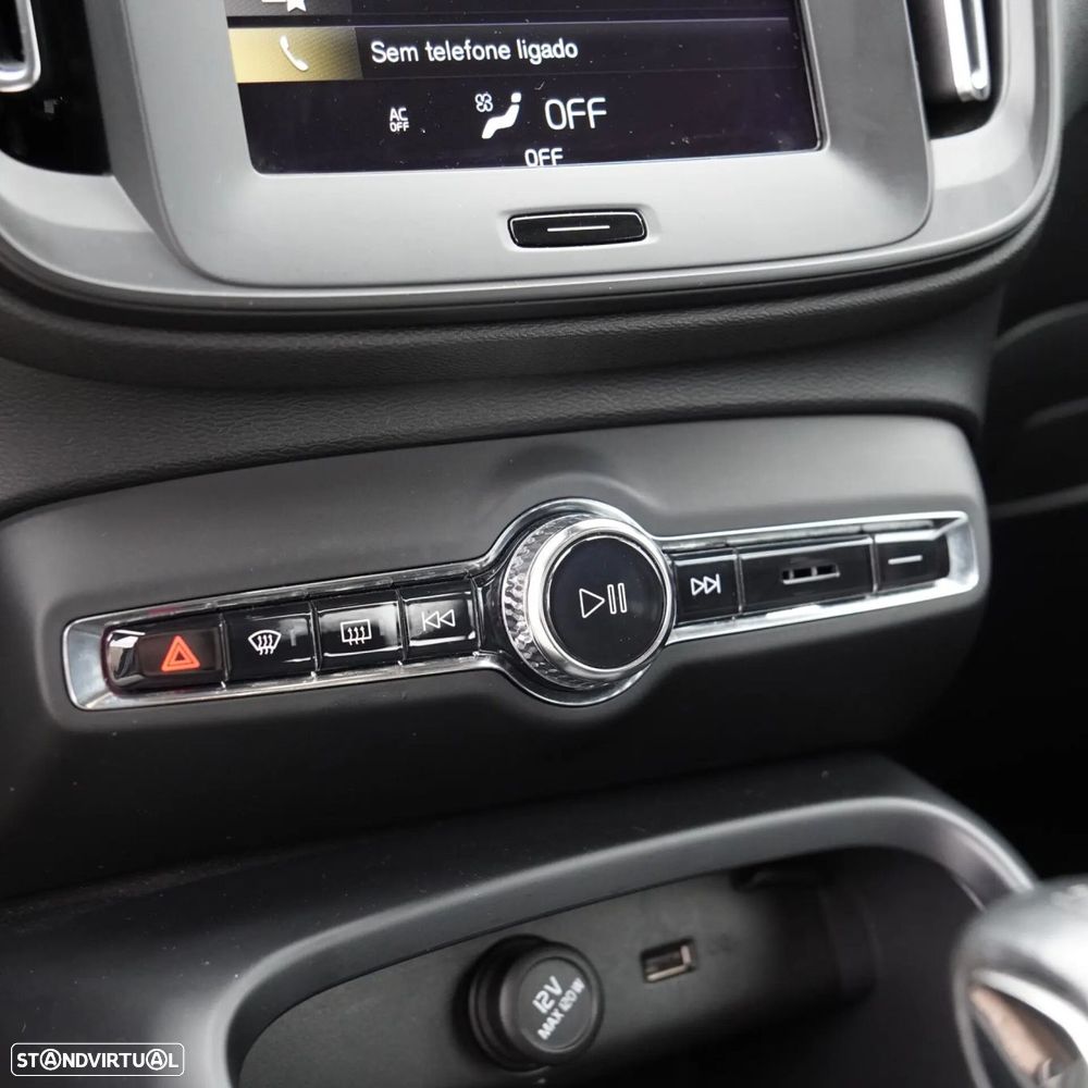 Volvo XC 40 2.0 D3 - 22