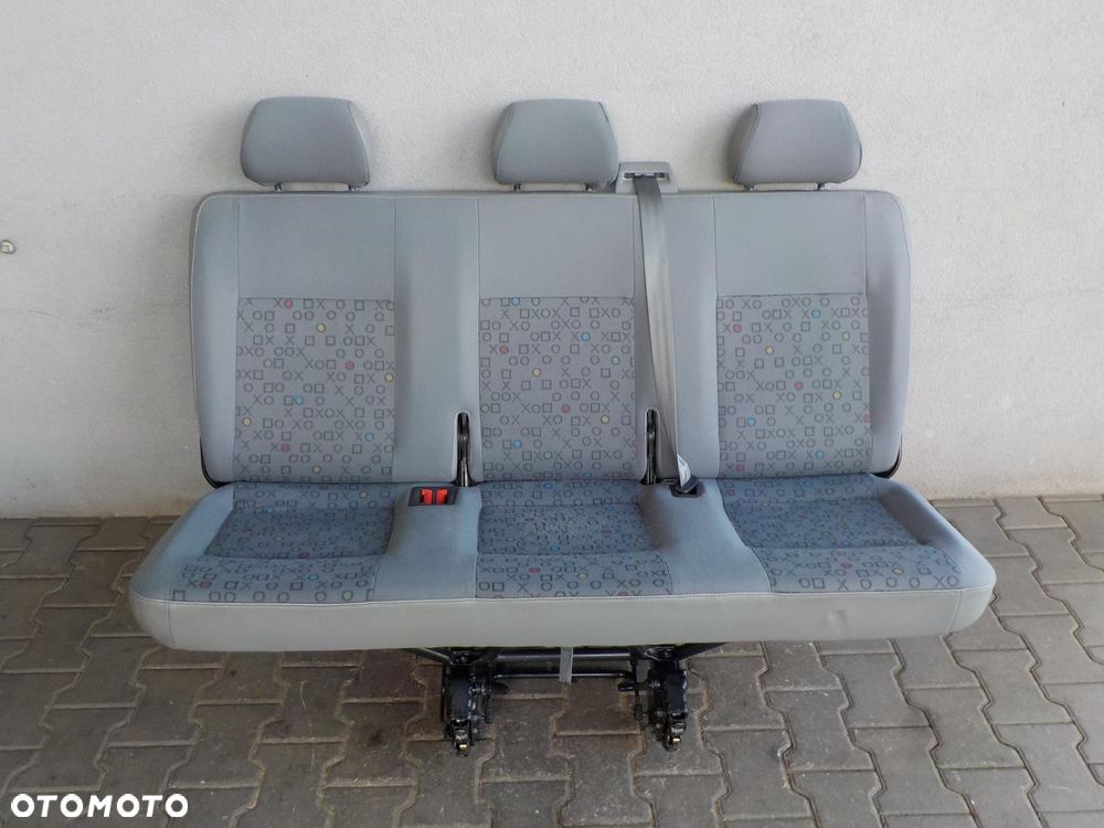 VW T5 T6 FOTEL TRÓJKA POTRÓJNY KANAPA ŁAWKA TYŁ TYLNA XOXO - 1