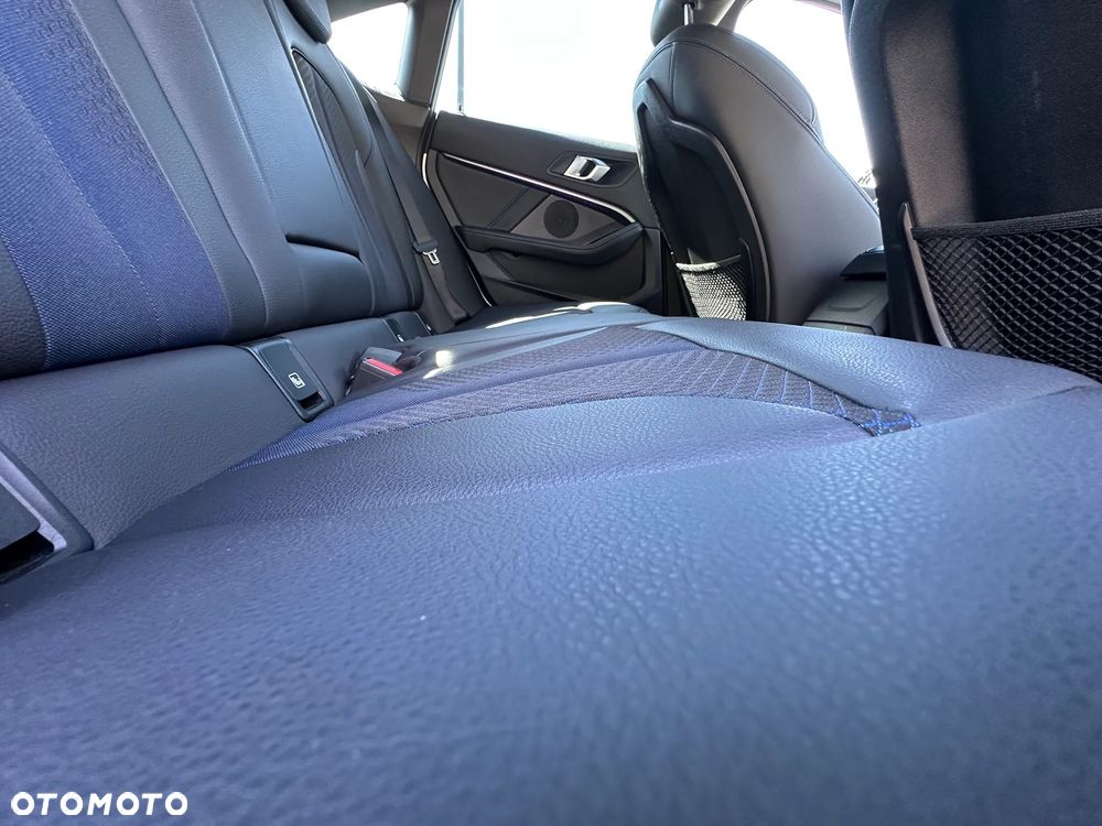 BMW Seria 2 218i M Sport - 12