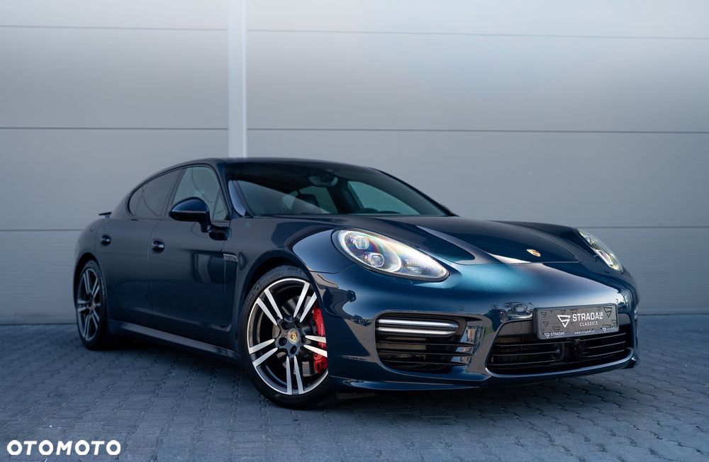 Porsche Panamera GTS PDK - 4