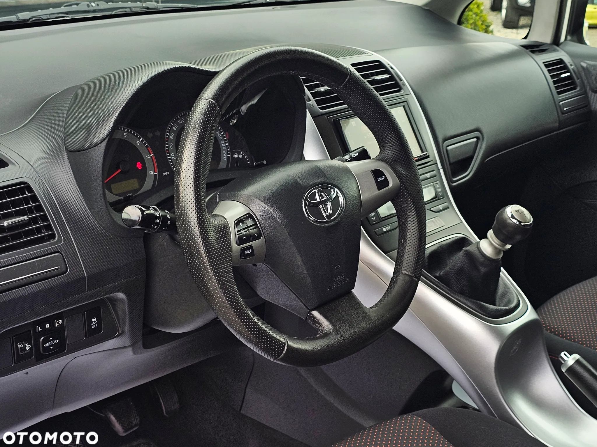 Toyota Auris 1.6 Premium - 10
