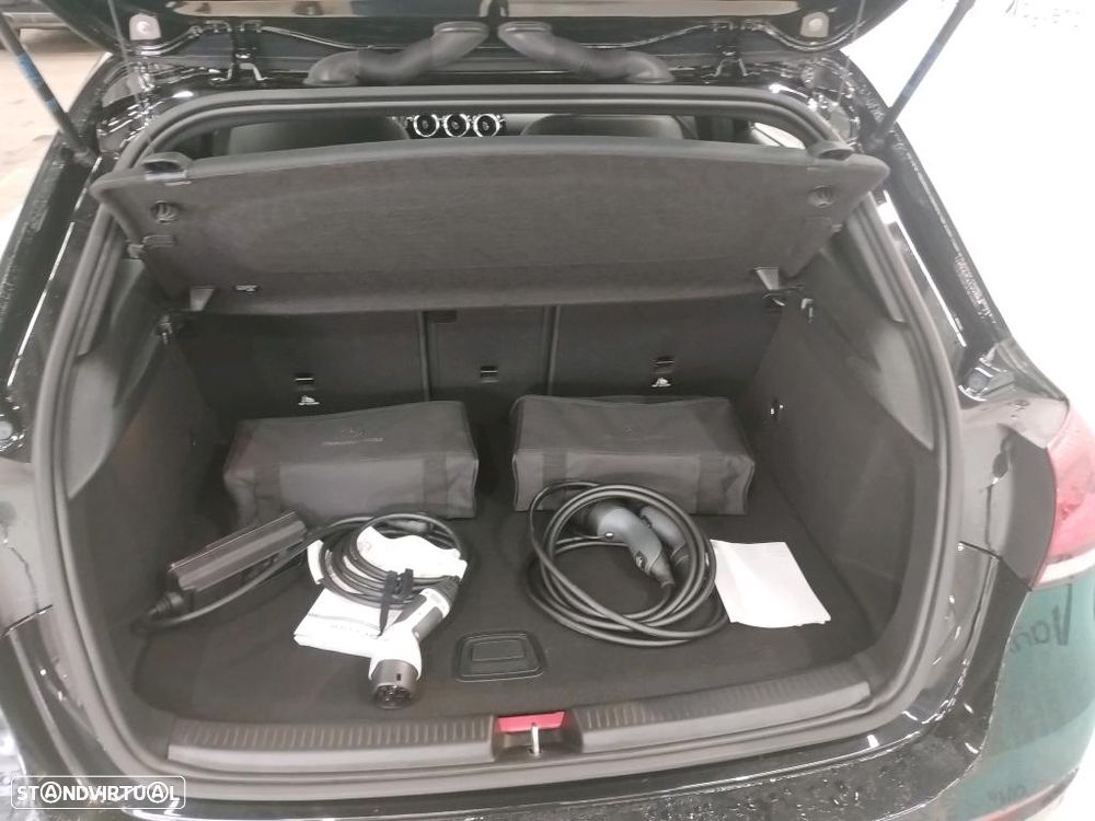 Mercedes-Benz A 250 e Style Plus - 11