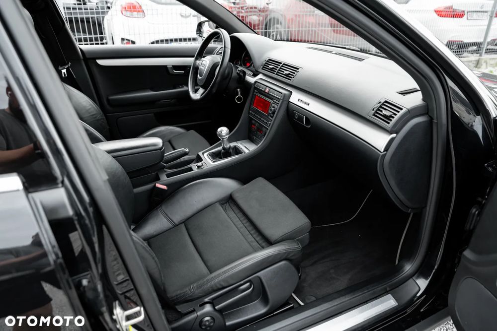 Audi A4 Avant - 25