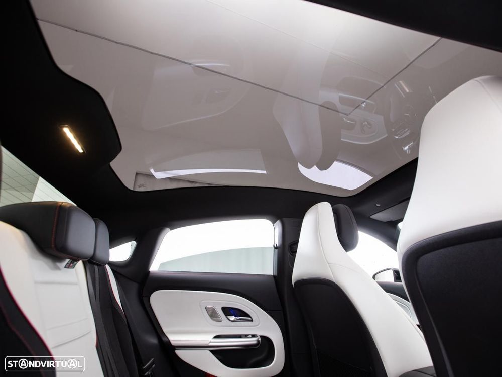 Mercedes-Benz CLA 350 EQ 4Matic - 14