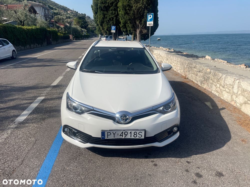 Toyota Auris Hybrid 135 Premium - 1
