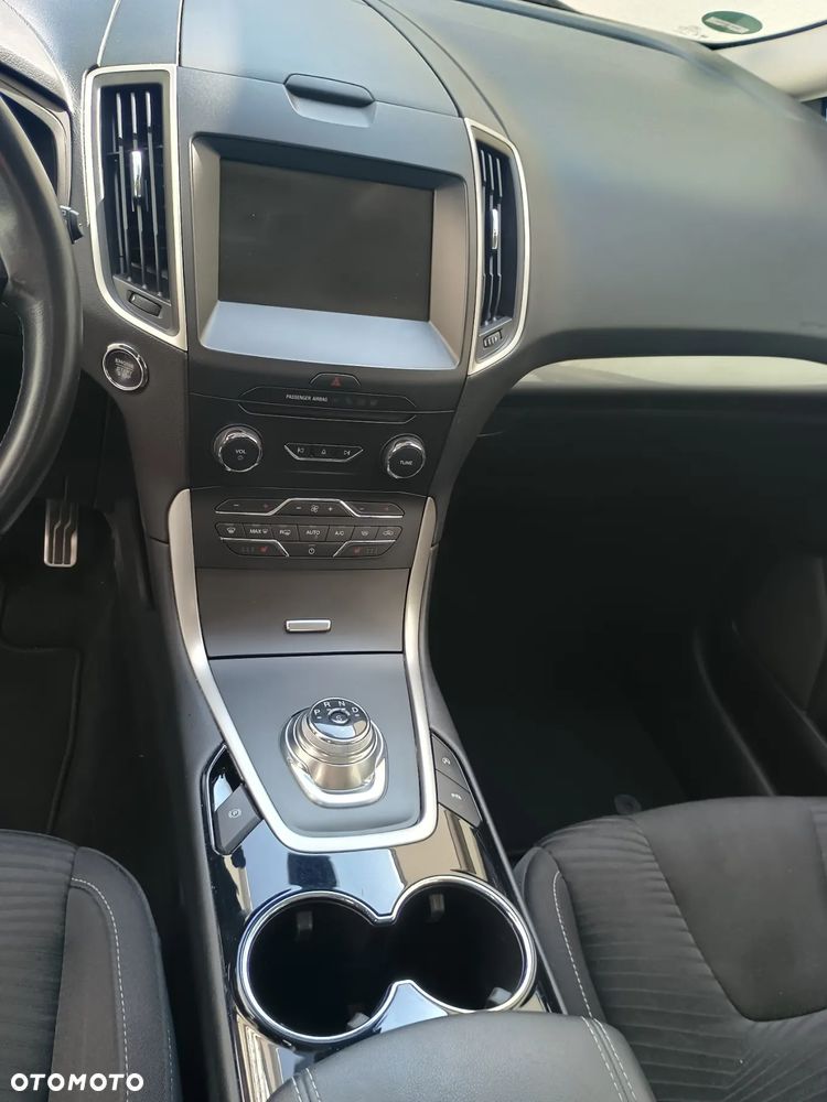 Ford S-Max - 8