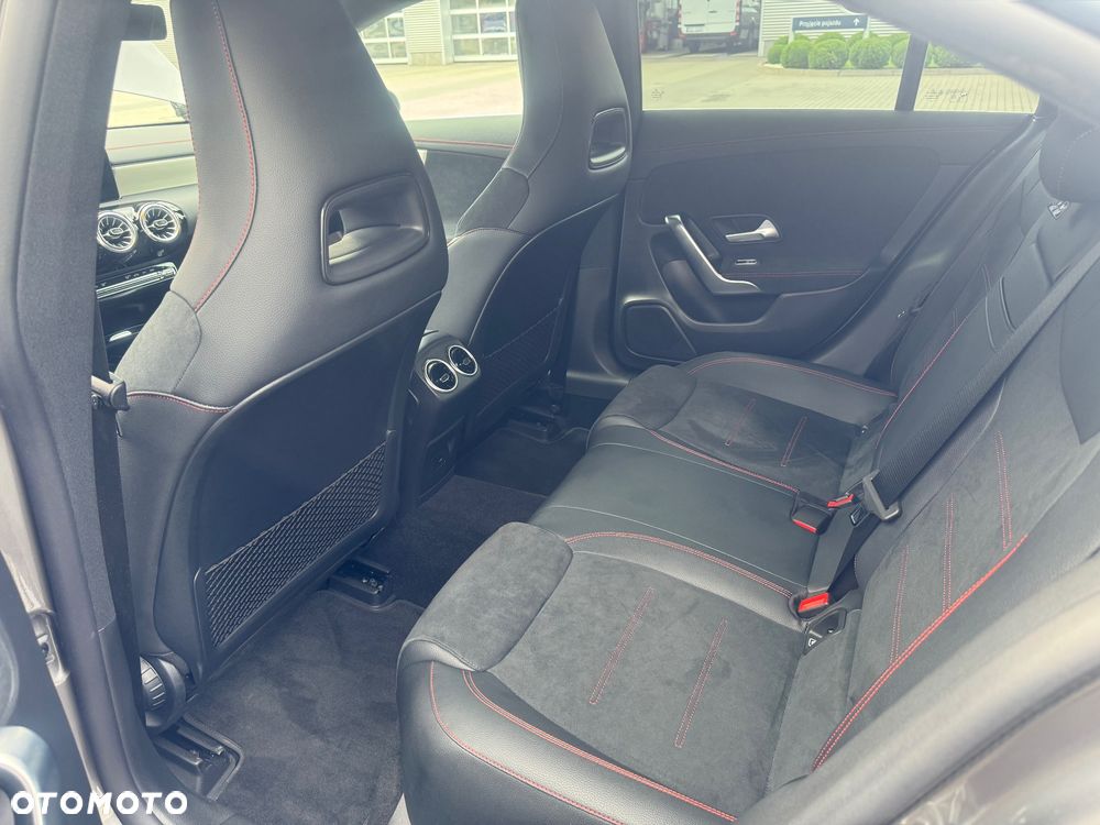 Mercedes-Benz CLA 200 AMG Line 7G-DCT - 12