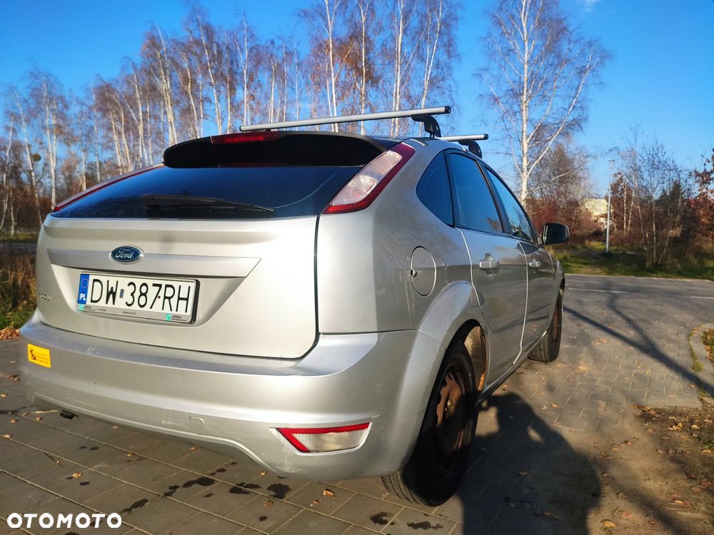 Ford Focus 1.6 Ambiente - 4