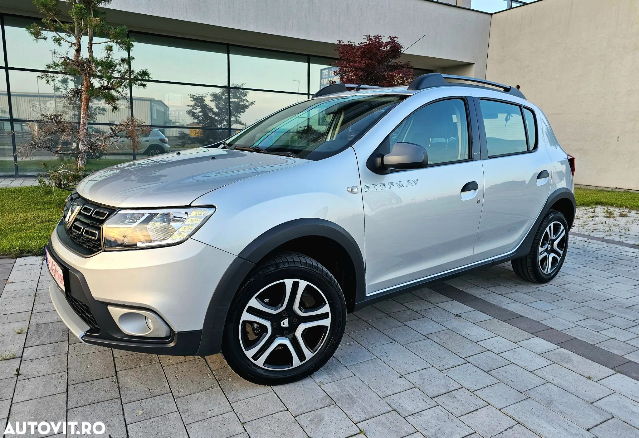 Dacia Sandero TCe 90 Celebration - 1
