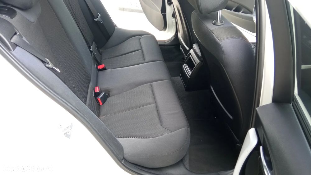 BMW Seria 1 114i - 18