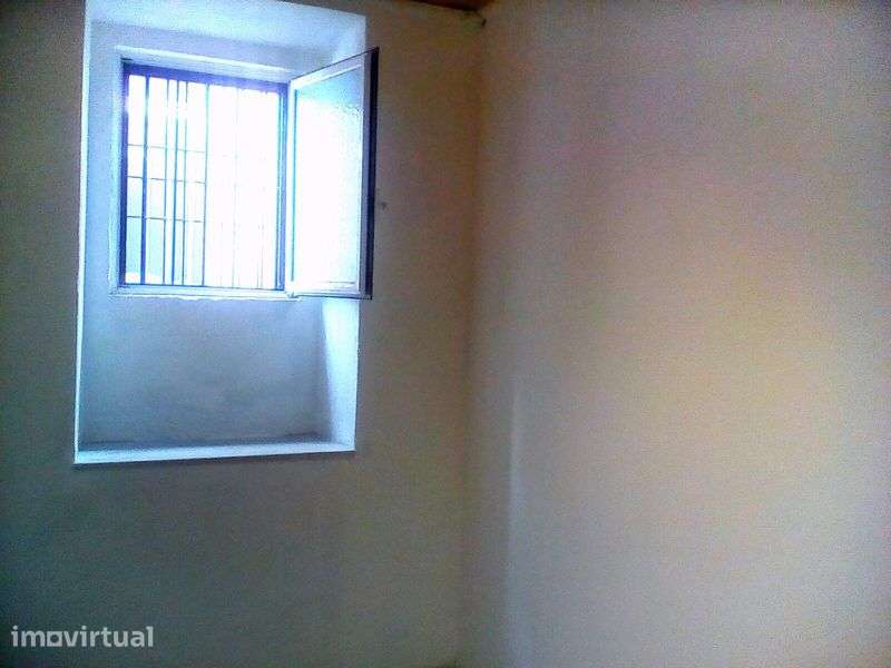 Sala para arrendar no centro histórico de Lisboa - Grande imagem: 2/3