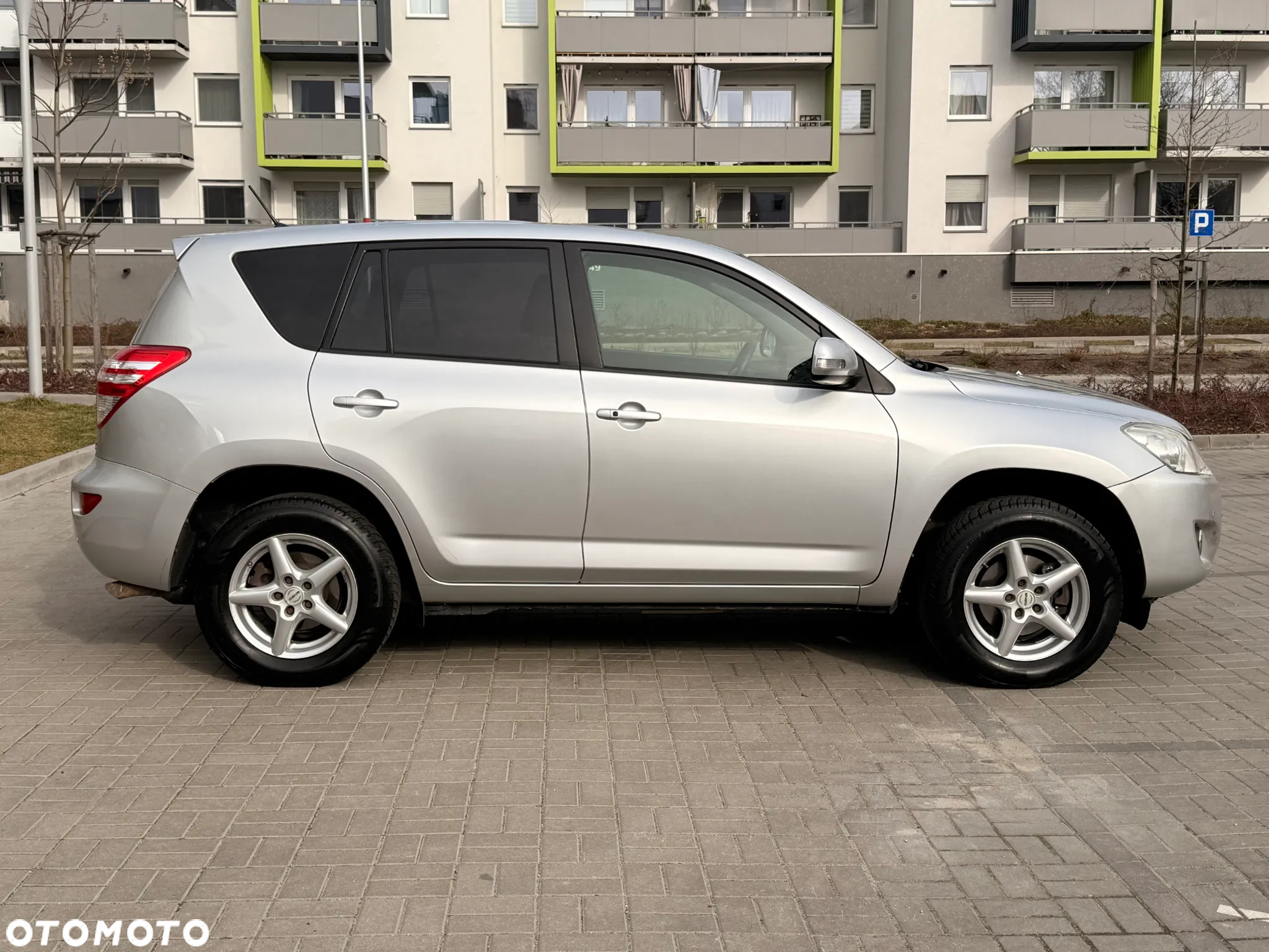 Toyota RAV4 - 6