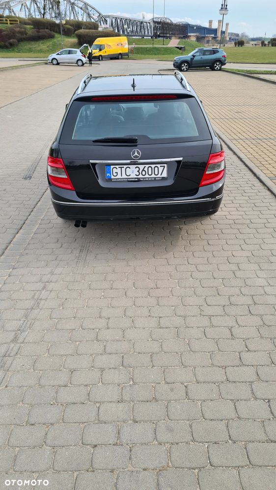 Mercedes-Benz Klasa C 180 CGI Automatik BlueEFFICIENCY Avantgarde - 5