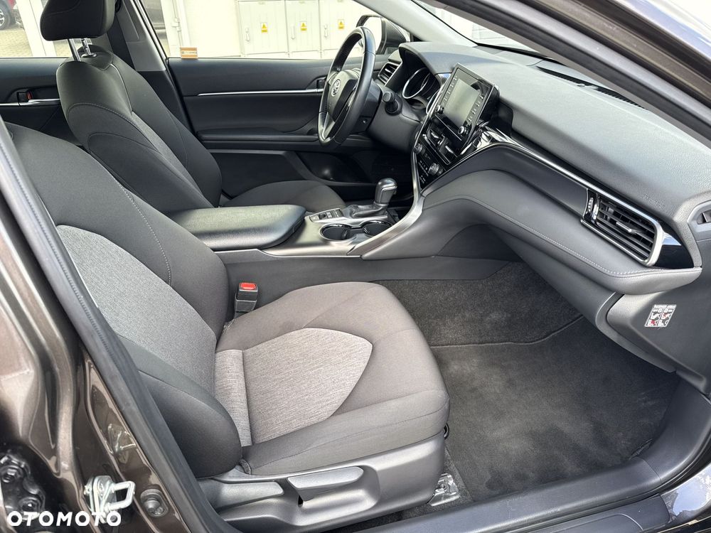 Toyota Camry 2.5 Hybrid Comfort CVT - 7