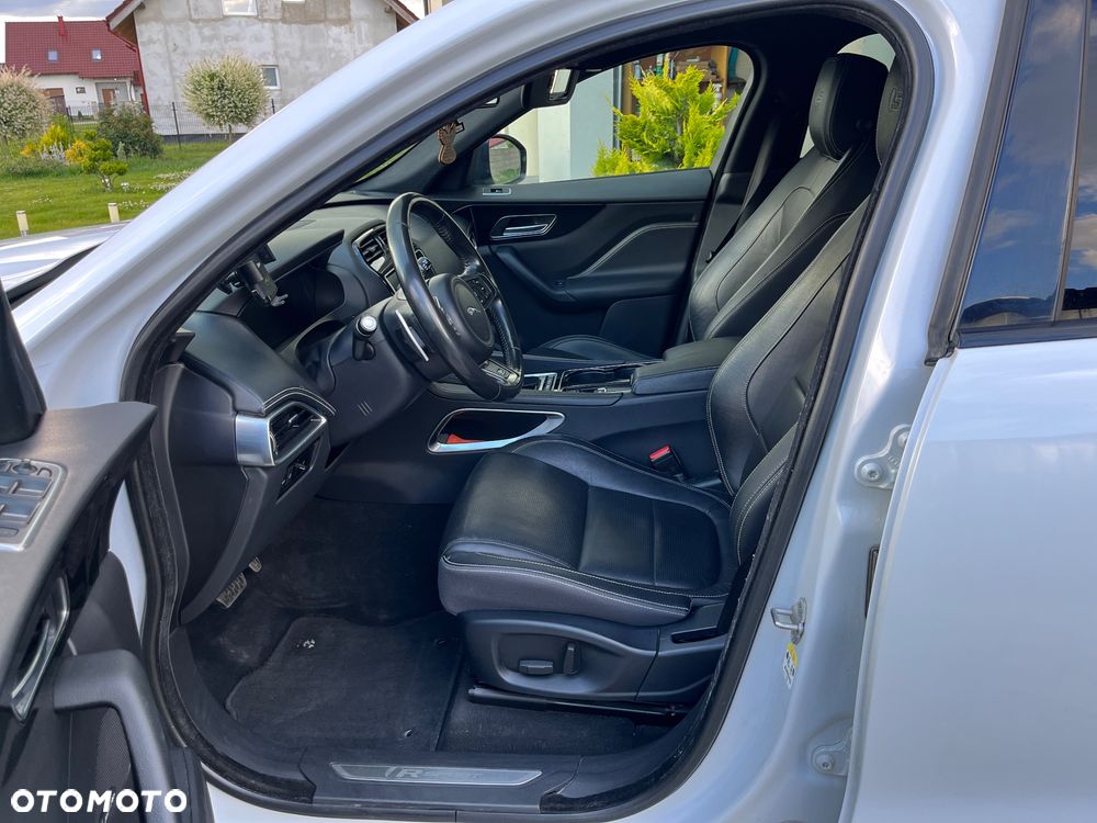 Jaguar F-Pace 20d AWD R-Sport - 15
