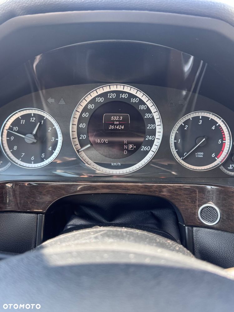 Mercedes-Benz Klasa E 200 CDI DPF BlueEFFICIENCY 7G-TRONIC - 20