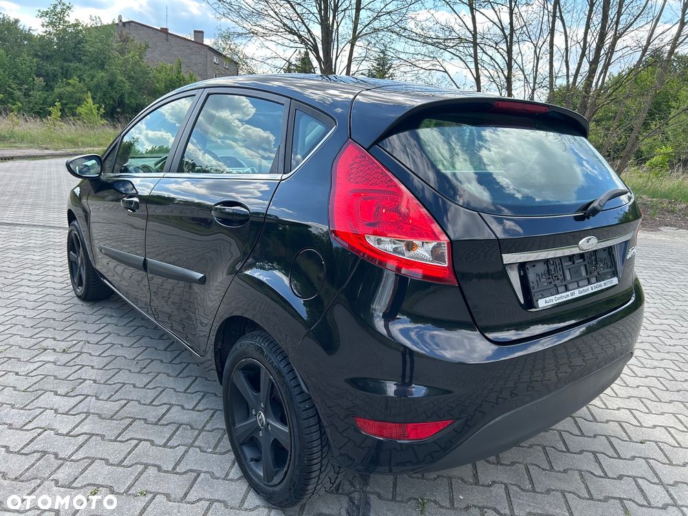 Ford Fiesta 1.4 Ghia - 8