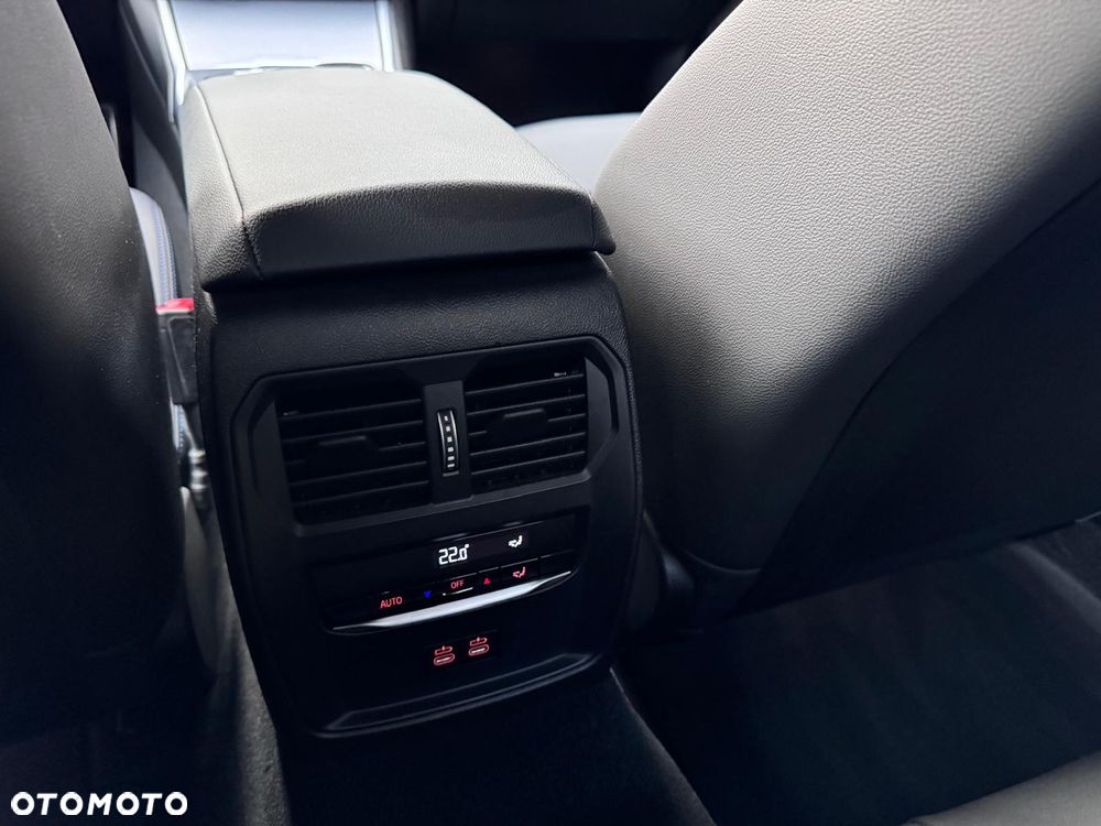 BMW Seria 3 320d xDrive M Sport Sport - 30