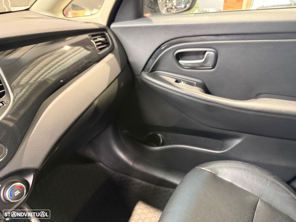 Kia Carens 1.7 CRDi ISG TX 7DCT - 25