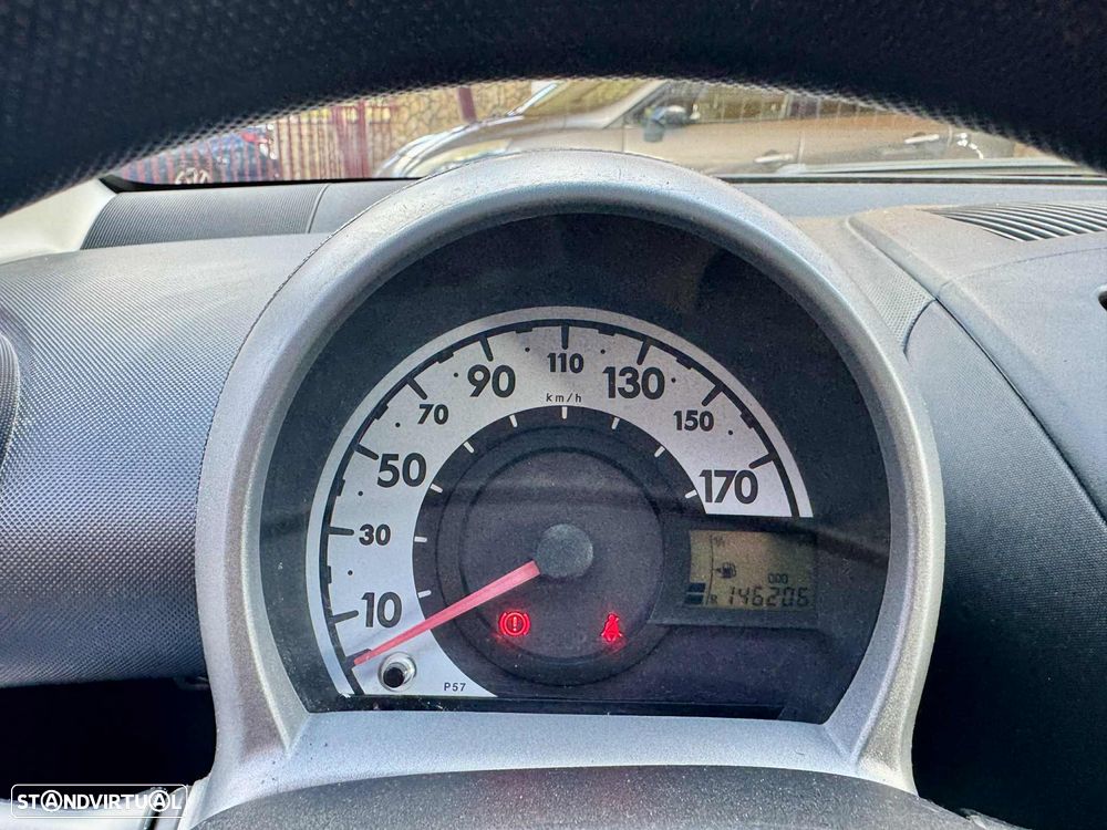 Toyota Aygo 1.0 + AC - 10