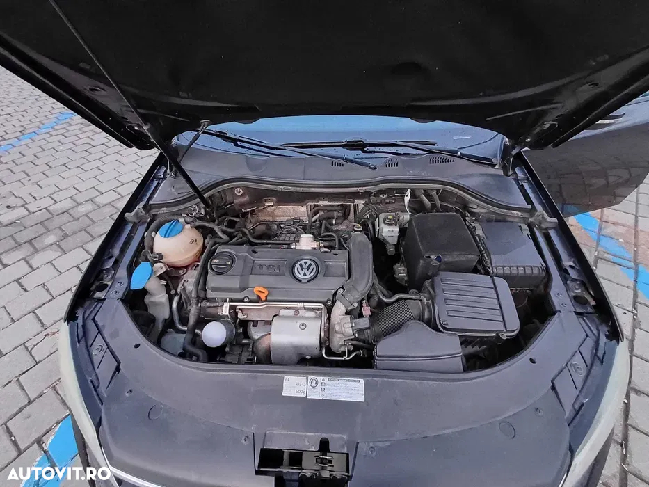 Volkswagen Passat - 4