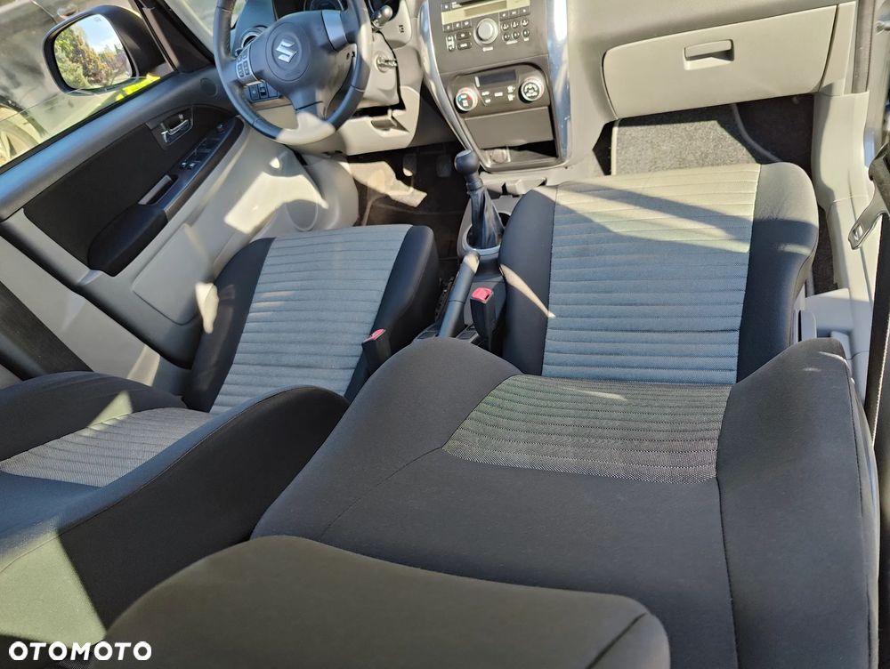 Suzuki SX4 1.6 Comfort Plus 4WD - 26