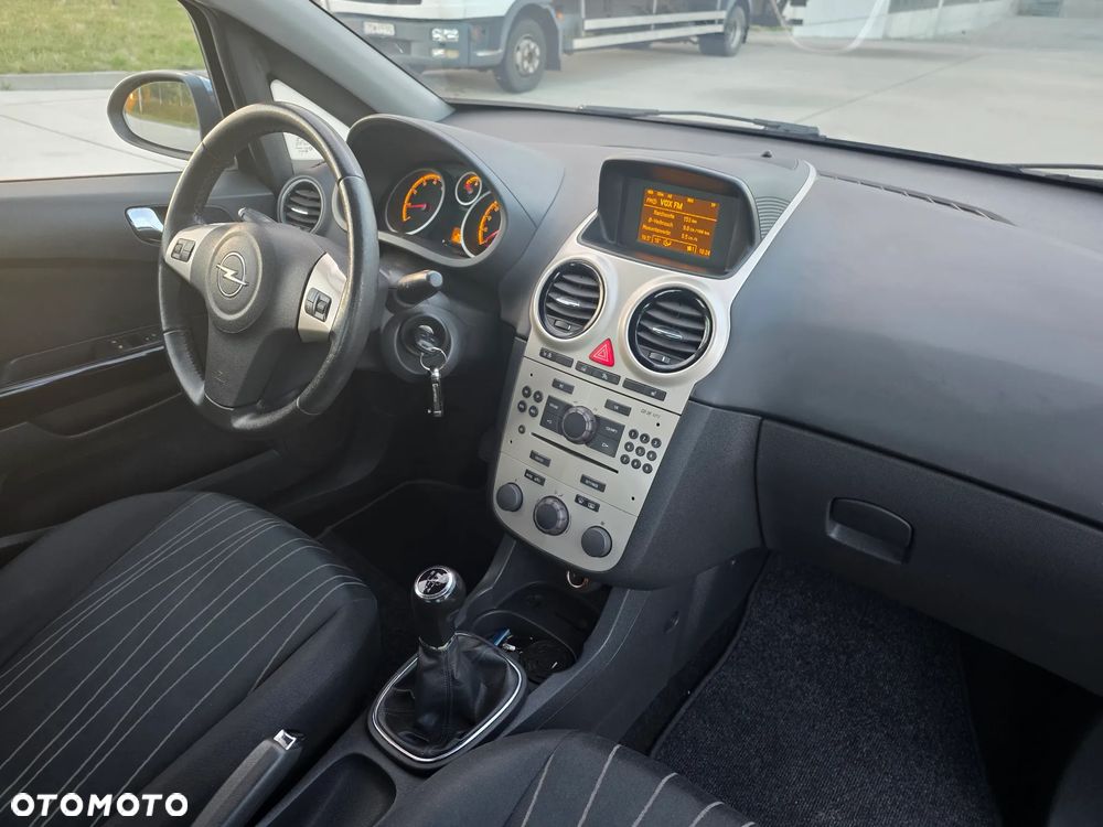 Opel Corsa 1.2 16V Edition - 9
