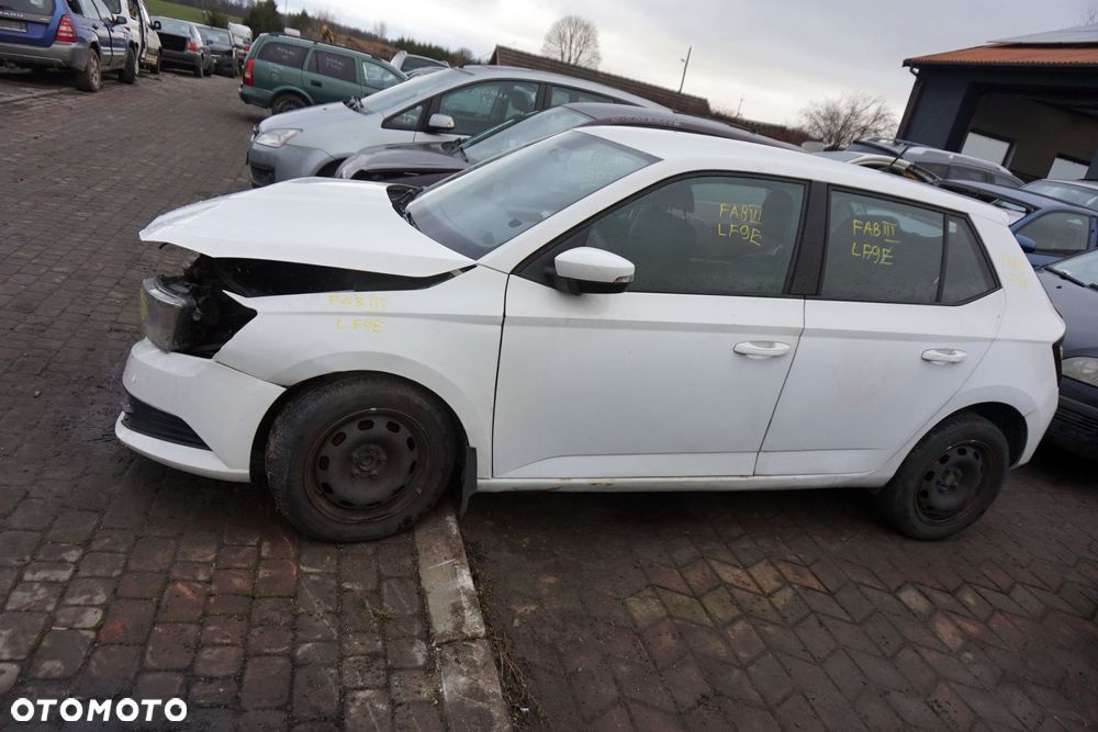 SKODA FABIA III NJ3 5D HB 2017 LF9E 1.0 12V CHYA 60KM QAC BIAŁY na części - 2