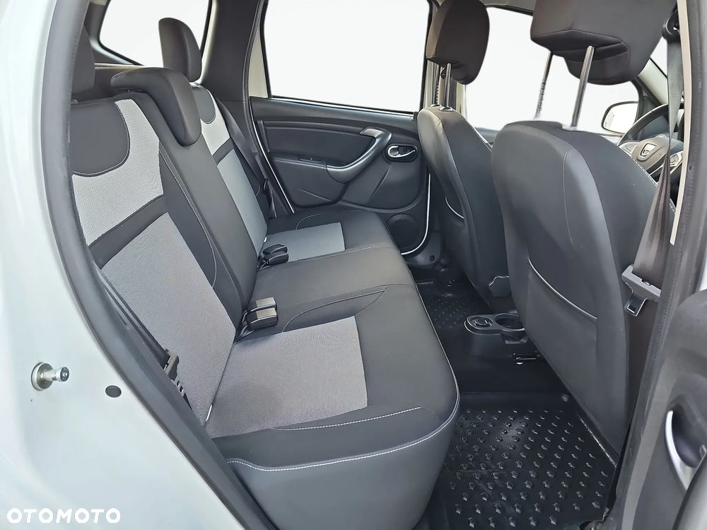 Dacia Duster 1.6 SCe Laureate S&S - 19