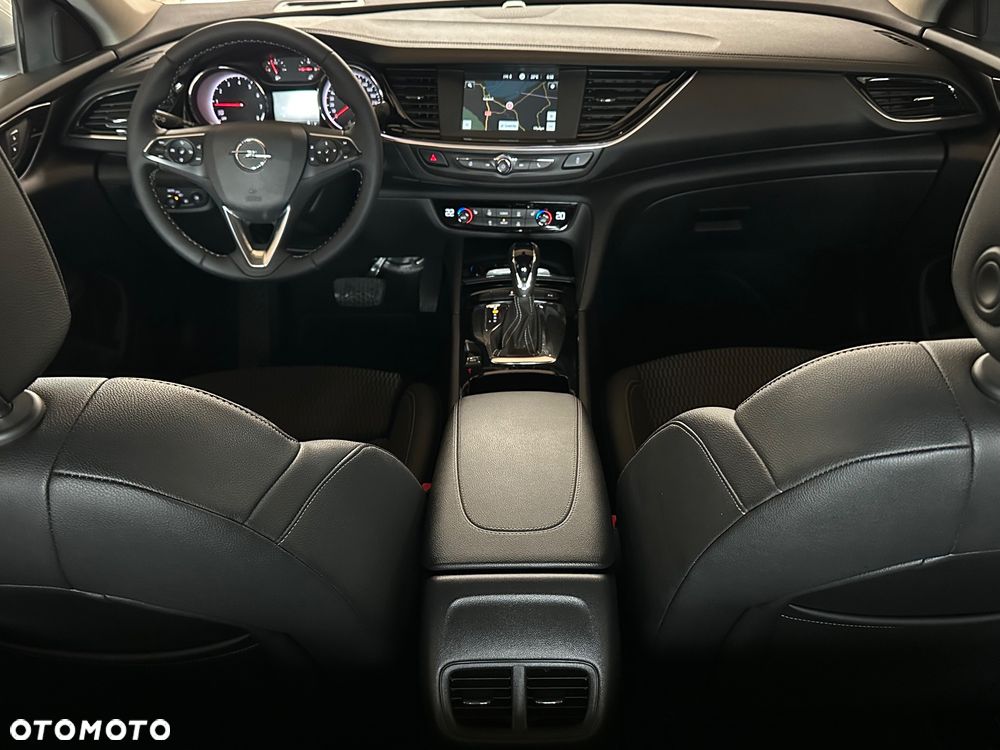 Opel Insignia 1.5 T Exclusive S&S - 24