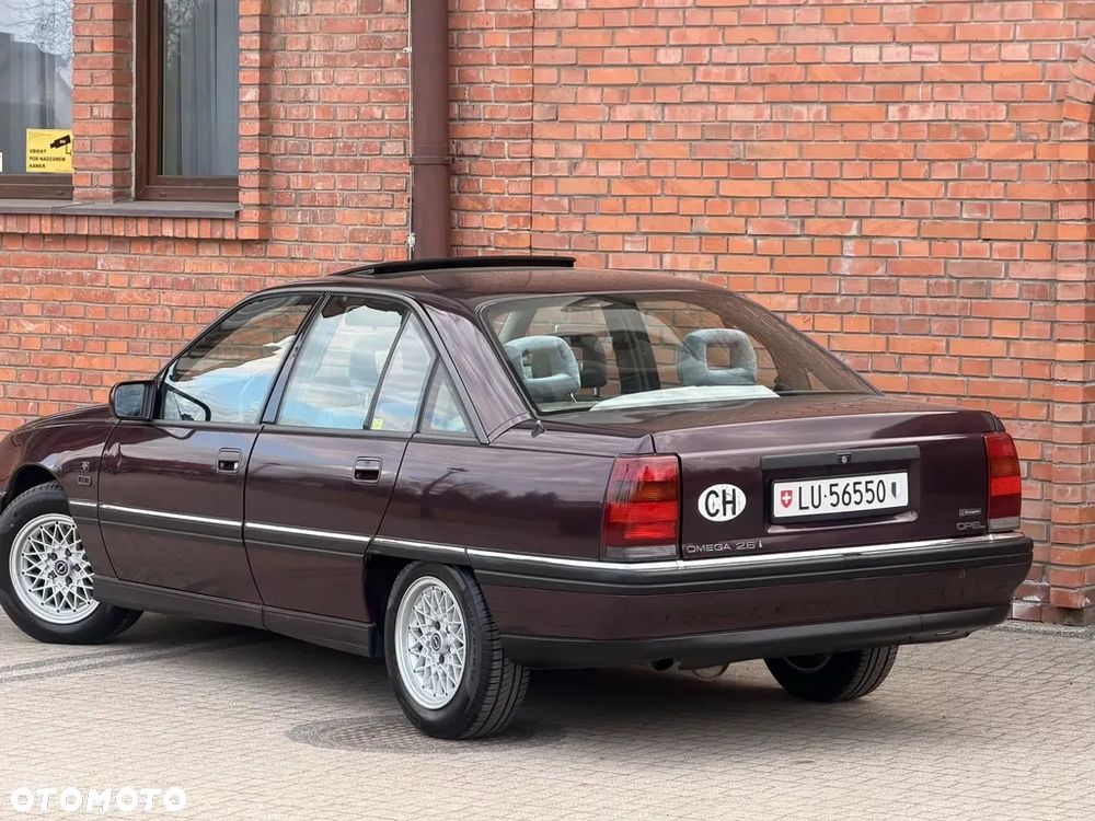 Opel Omega 2.6i CD Diamond - 19