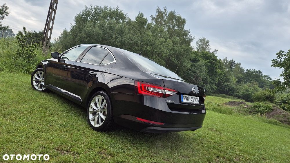 Skoda Superb 2.0 TDI Sportline DSG - 5
