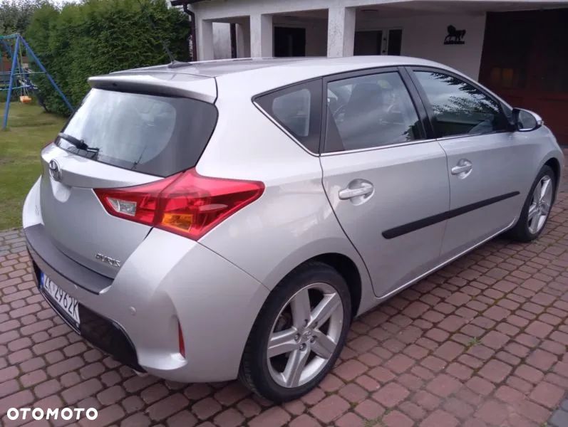 Toyota Auris 1.6 Valvematic Executive - 8