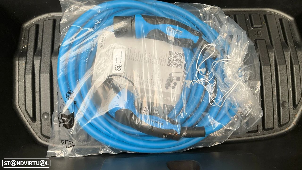 Tesla Model Y Long Range Dual Motor AWD - 5