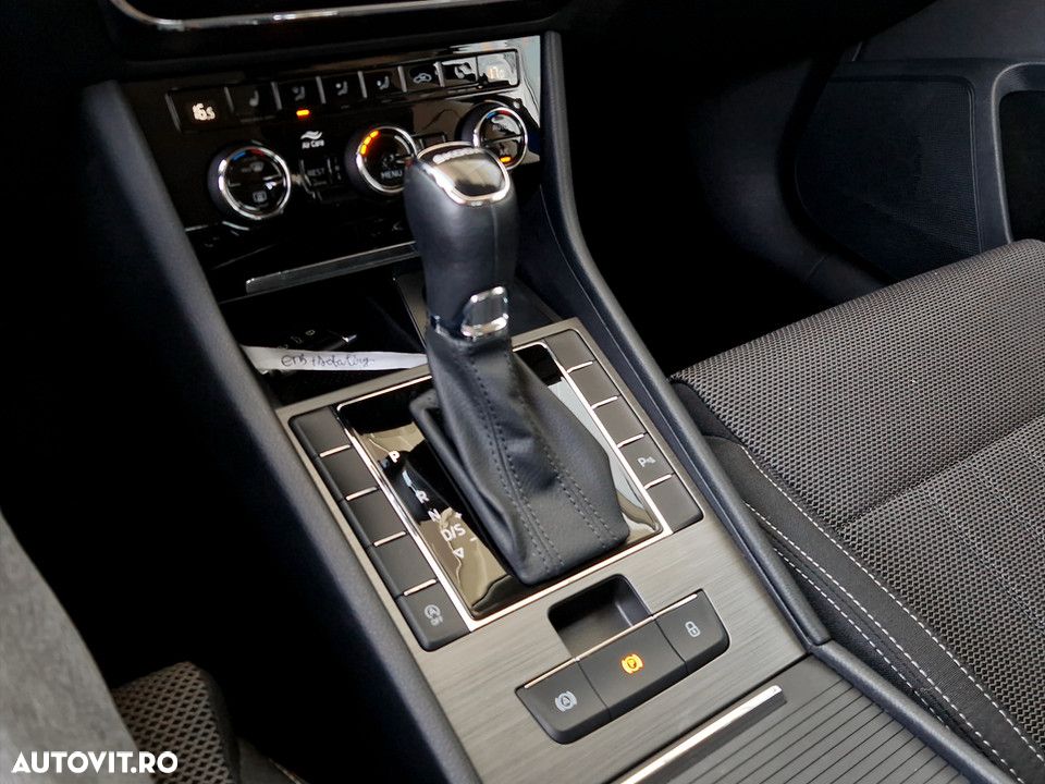 Skoda Superb 2.0 TDI DSG Style - 17