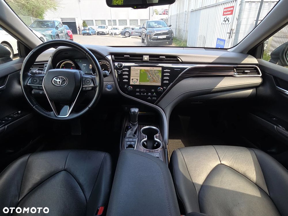 Toyota Camry 2.5 Hybrid Executive CVT - 27